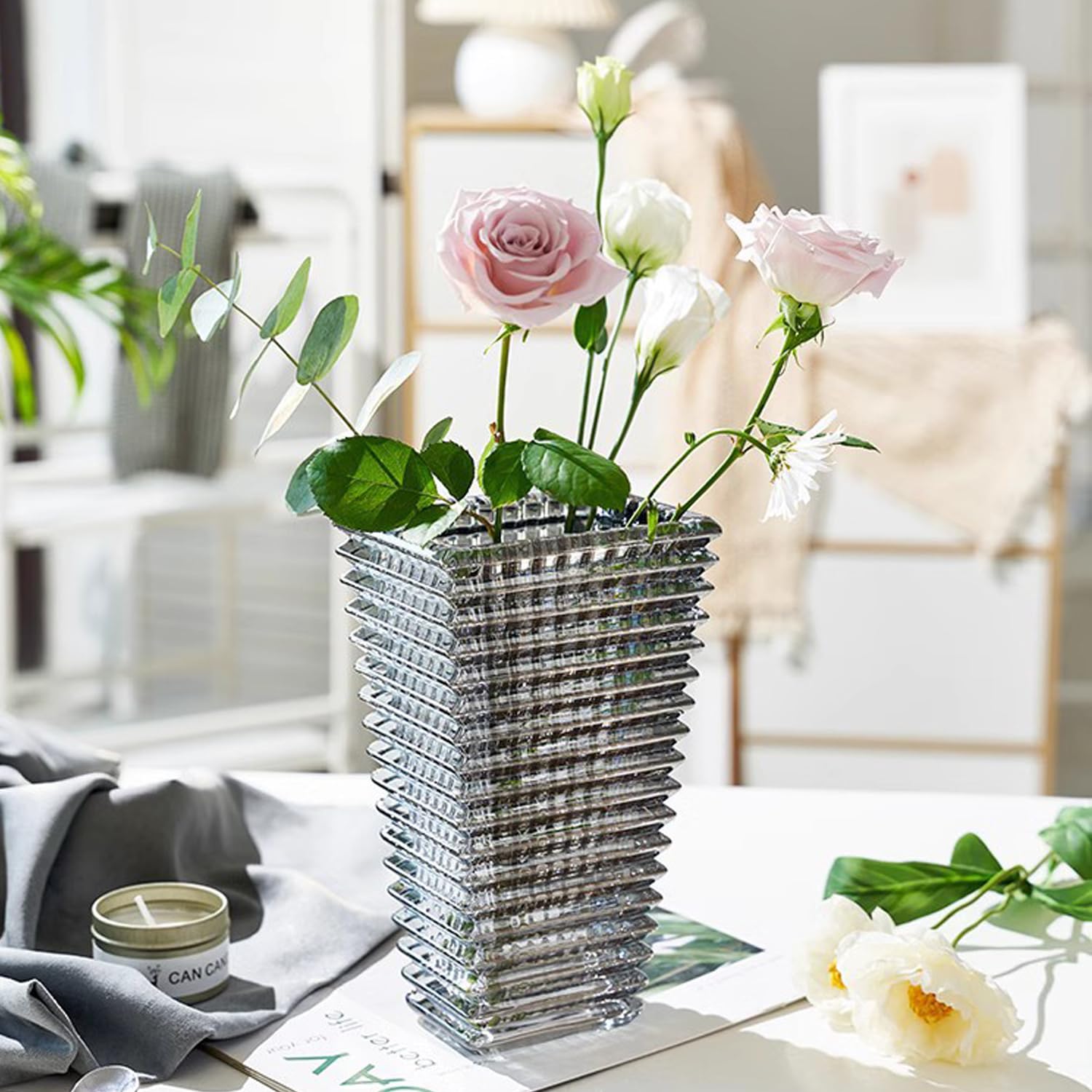 Elegant 22cm Grey Crystal Glass Vase for Bouquets - Modern Home Décor-image-033ba869-703a-4d55-a614-2e3e6030404b-56381