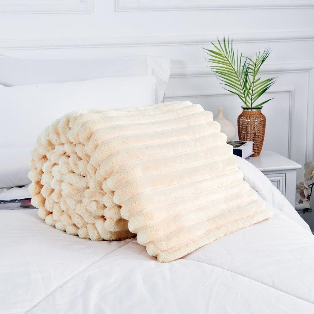 Rugs and More Ultra-Soft Fleece Blanket Throws for Sofa - 150x200 cm)-image-2129efb1-a174-4fbf-aee5-0b60e2945196-54211