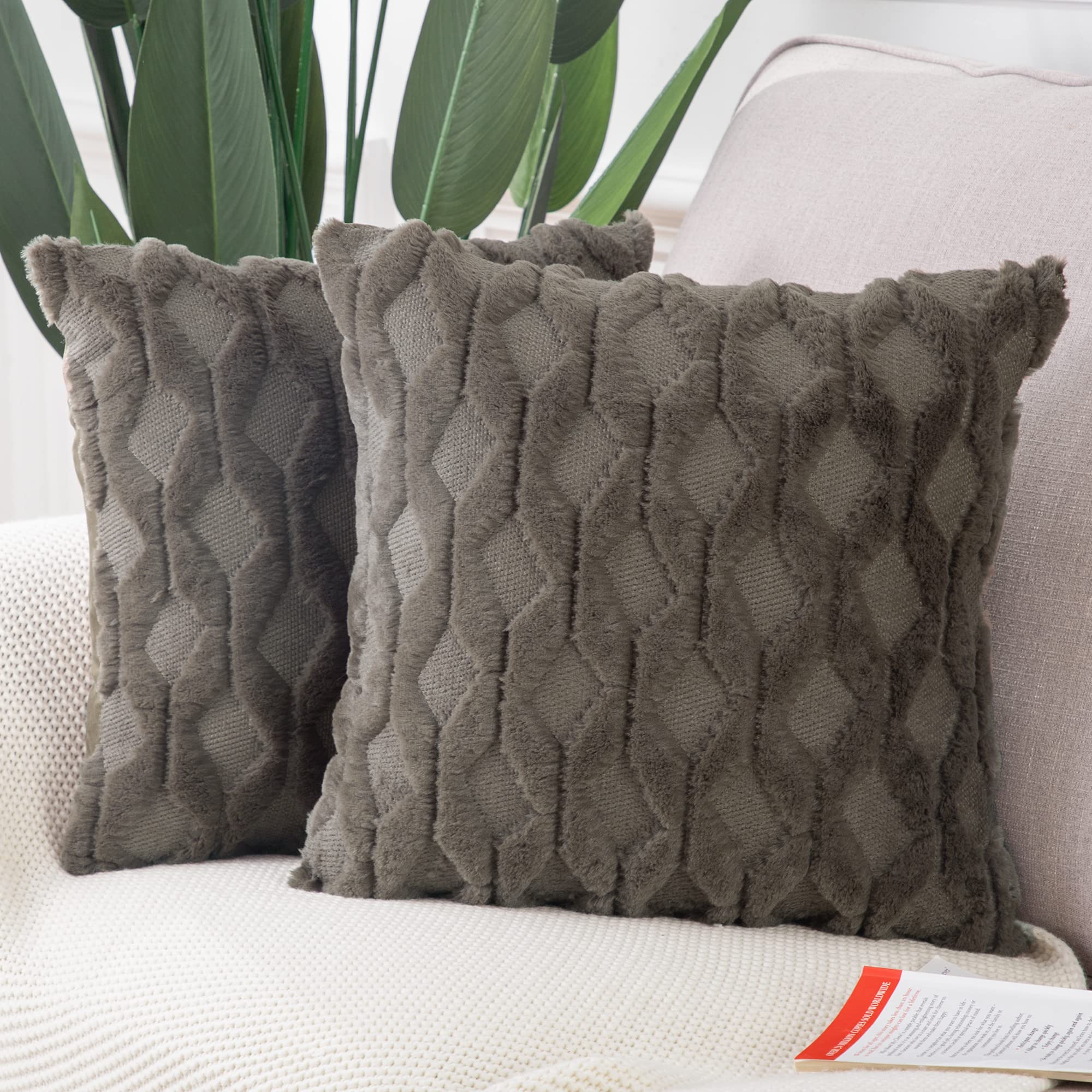Plush Velvet Cushion Covers Set of 2 - Taupe 50x50 cm-image-f20e654b-0aa5-417a-9fc1-f75786d41fda-121949