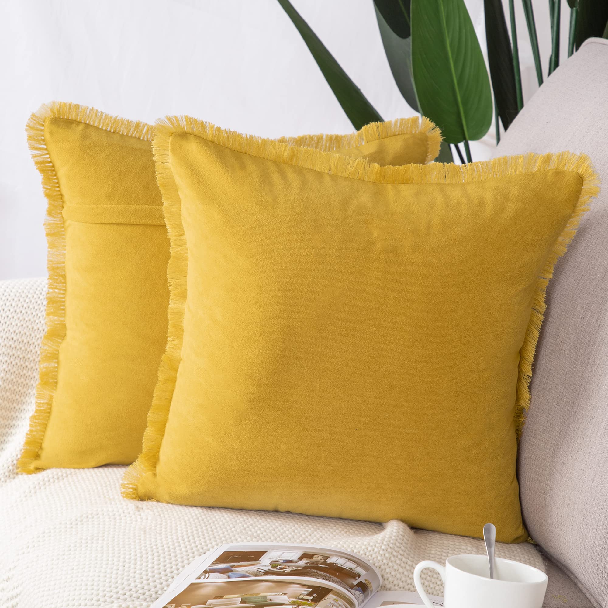 Suede Cushion Covers with Tassels - Yellow 55x55 cm-image-852e9a2a-28df-4f8d-ae5c-523c3c4ab5b2-123493
