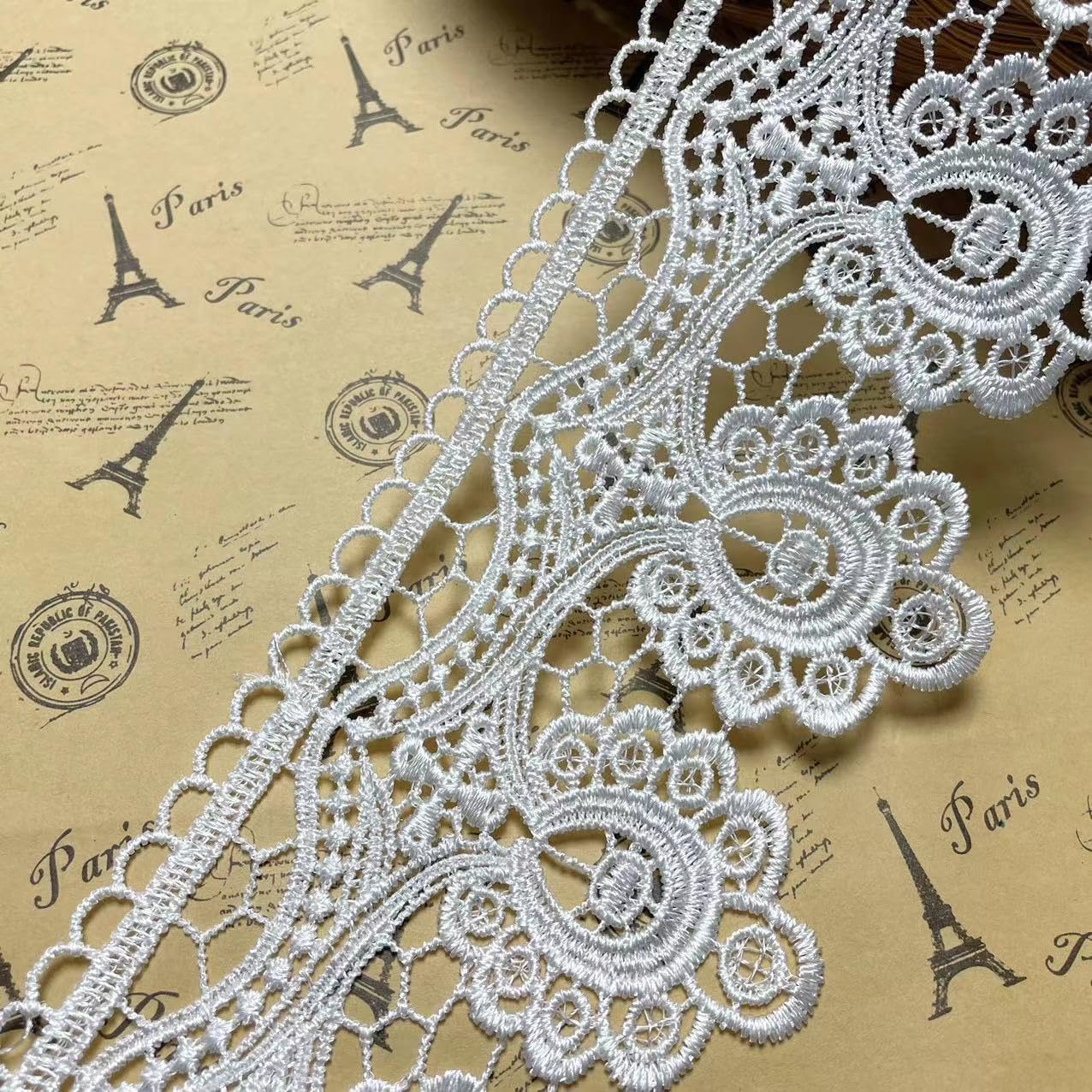 Floral Venise Lace Applique Trim - 2 Yards White-image-f05e146f-a2c6-468f-8641-8eaa9286afba-58011