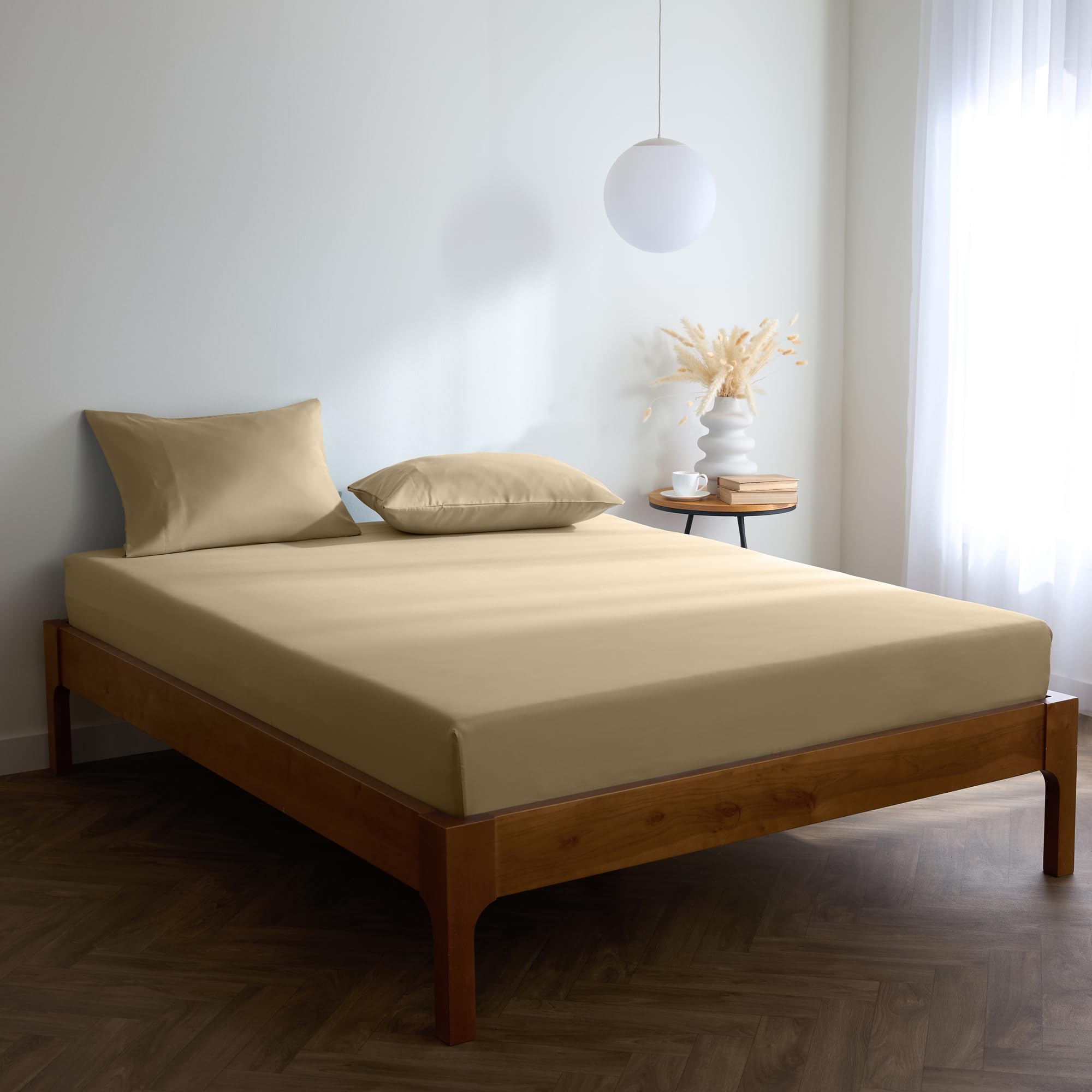 Ultra Soft Mellanni Double Fitted Sheet 135x190cm Beige - Deep 30cm Pockets, Fade & Shrink Resistant-image-e4f834ee-01b0-433e-b8dd-ae8a9784f70b-45406