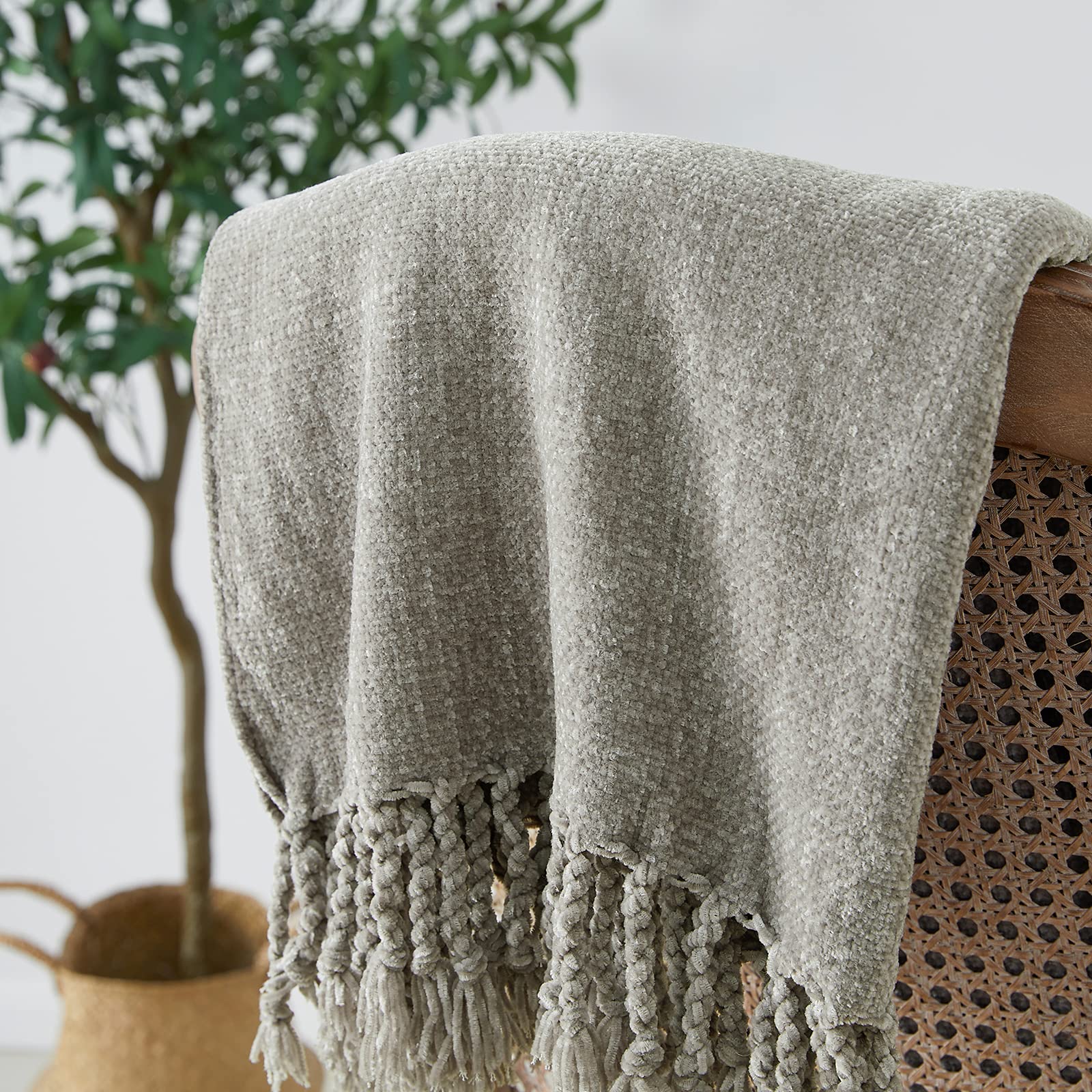 Chenille Throw Blanket with Fringe - Light Grey 127x152cm-image-a953b90d-9ffc-45aa-bb75-8992ba0abab1-94638