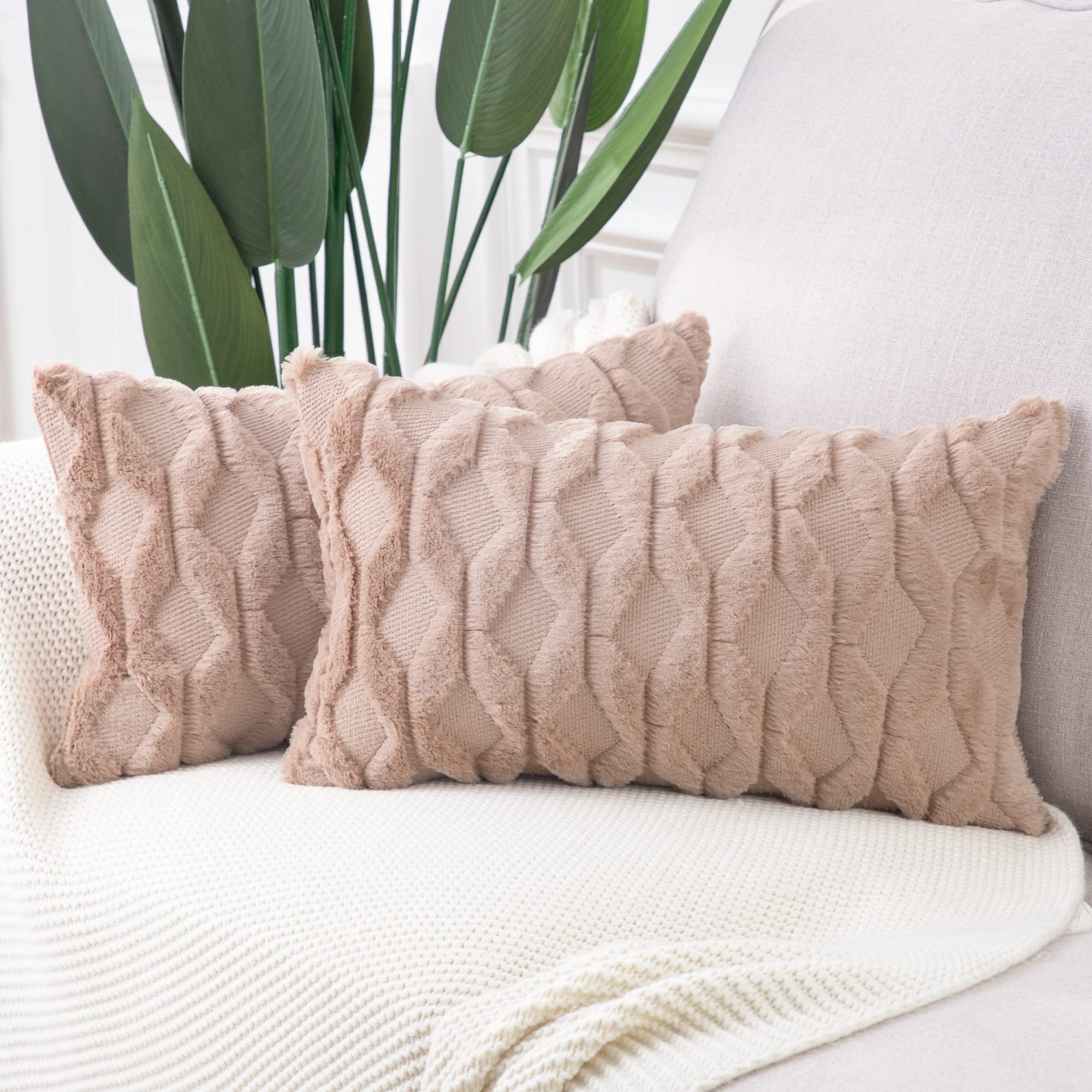 Plush Velvet Cushion Covers Set of 2 - Light Brown 60x40 cm-image-49f3599c-e331-443b-a054-4cad28ae9137-121948