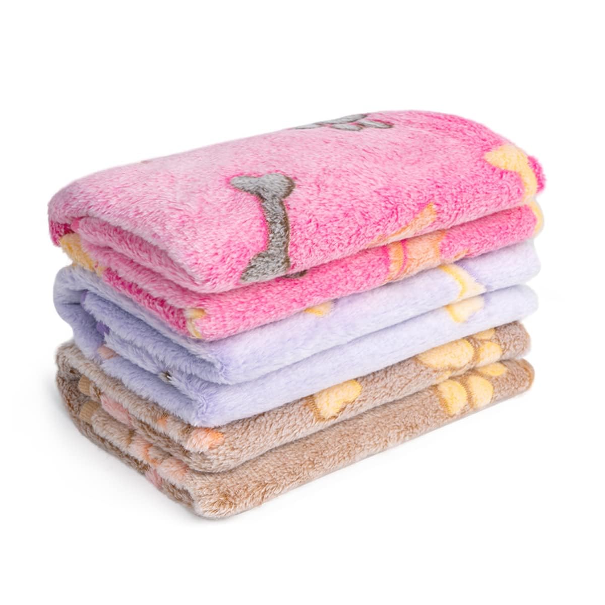 Cosy Pet Blankets - Soft Fleece, Washable, Warm Snuggle for Cats & Dogs, 60x40cm, Flying Paws-image-45898019-edf6-4379-82d9-0aced72eece1-65516