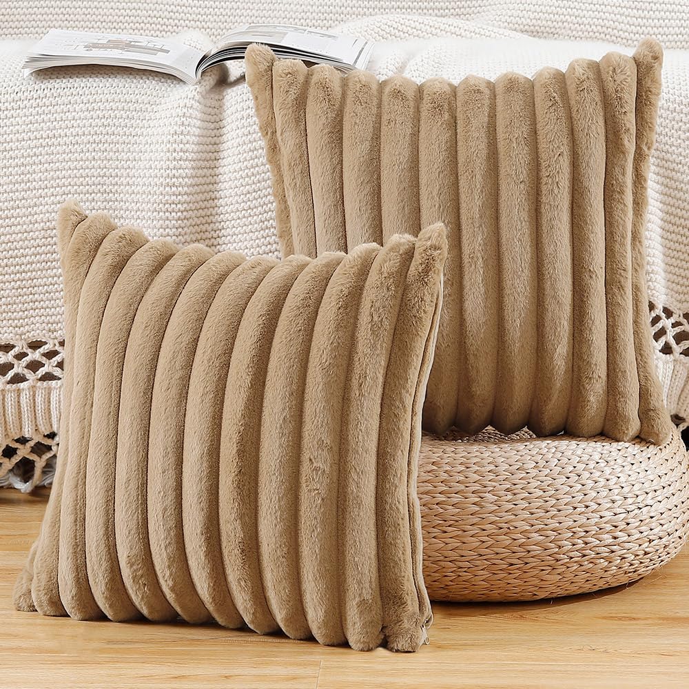 Faux Fur Throw Pillow Covers Set of 2 - Camel 50x50 cm-image-a1be0a51-ff24-4262-8622-0c22f0ade9d7-122865