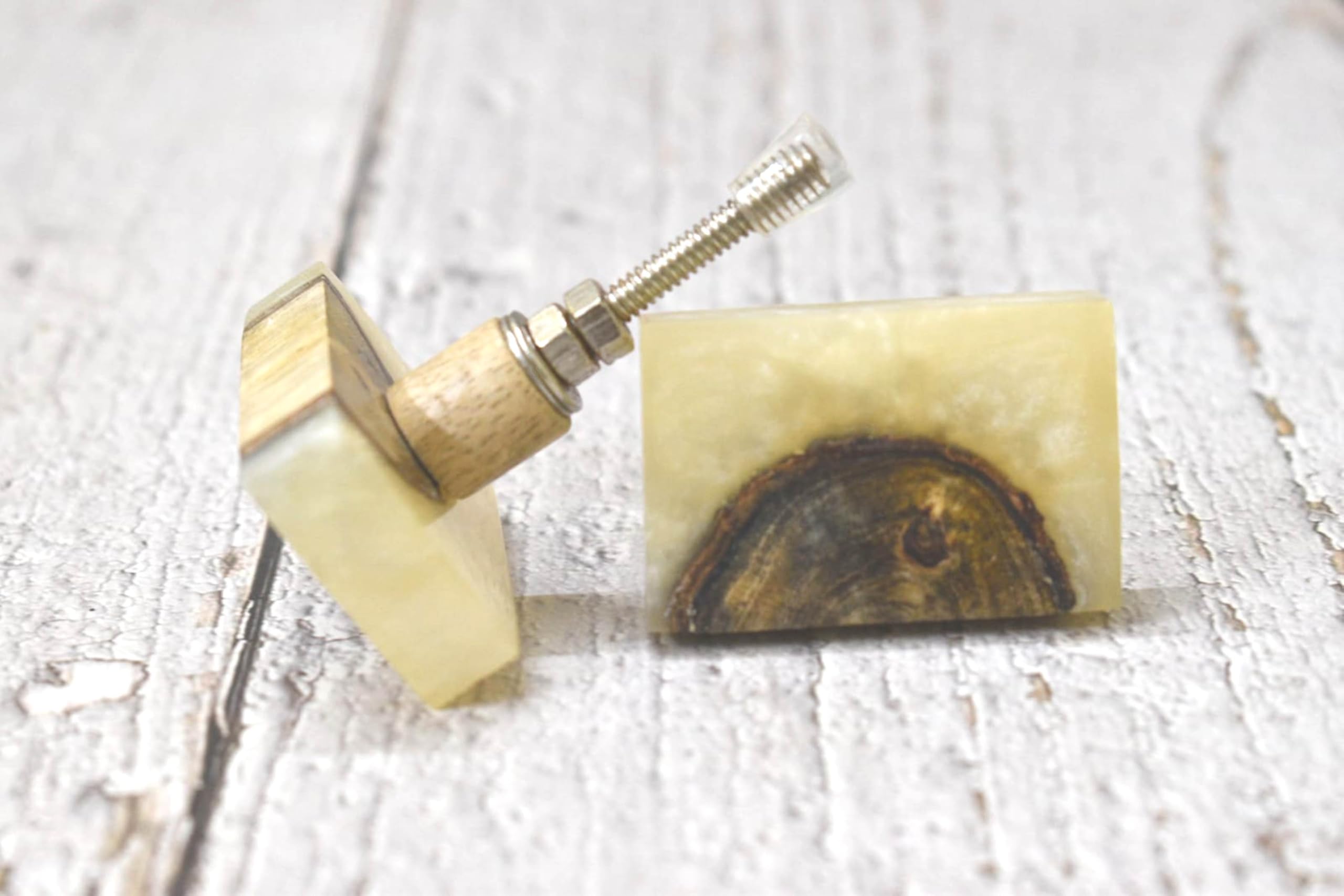 Wood Resin Cabinet Knobs Set of 6 - Natural Brown 7x4x4 cm-image-d08d6a34-b839-49c0-a780-87ada306eb9a-114581