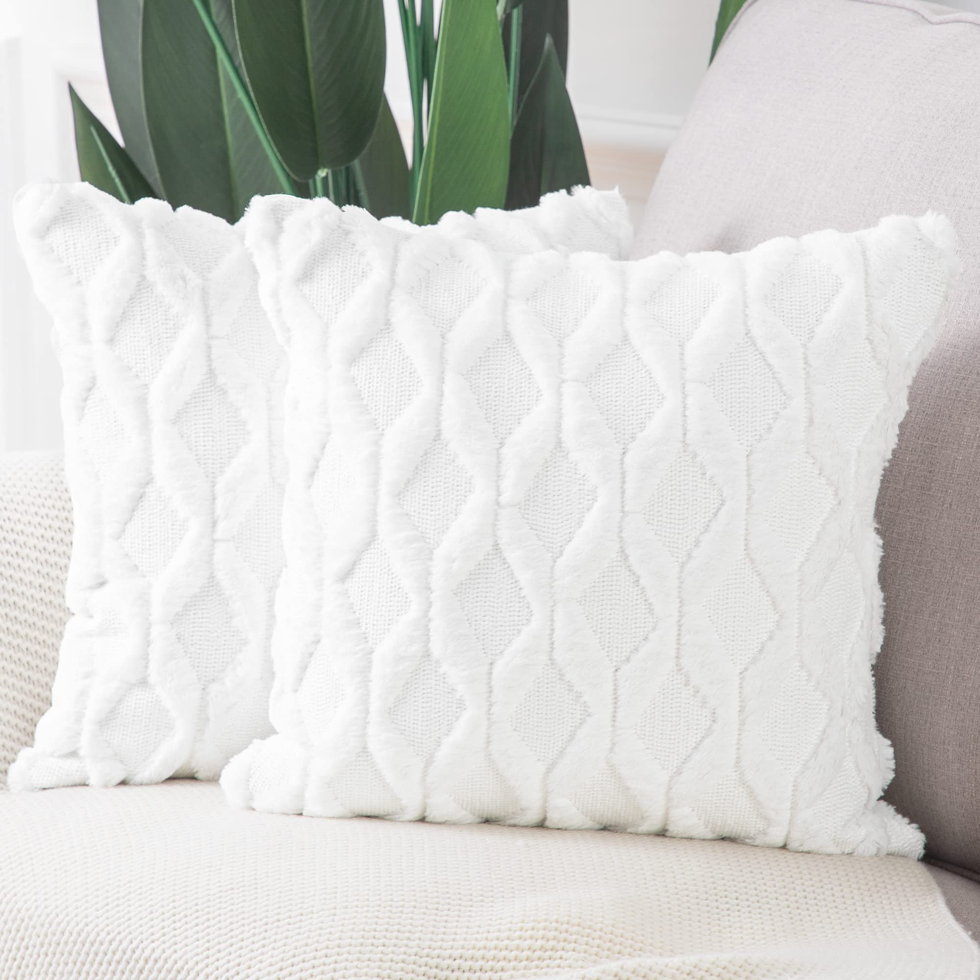 Set of 2 Plush Cushion Covers - Pure White 50x50 cm-image-ba8f1d37-6c60-45fd-bf0d-fa1450f43e3b-126006