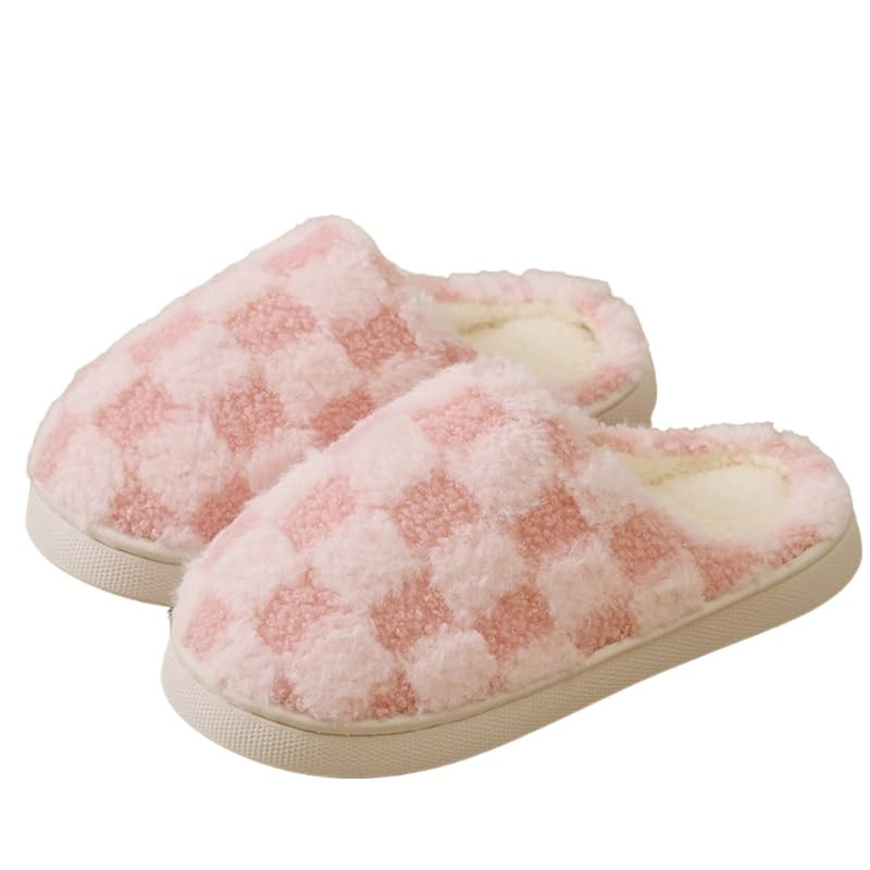 Fuzzy Indoor Slippers - Pink UK 3/4-image-79acc68b-bf4e-43f9-95ae-7fd2a17c4896-4211
