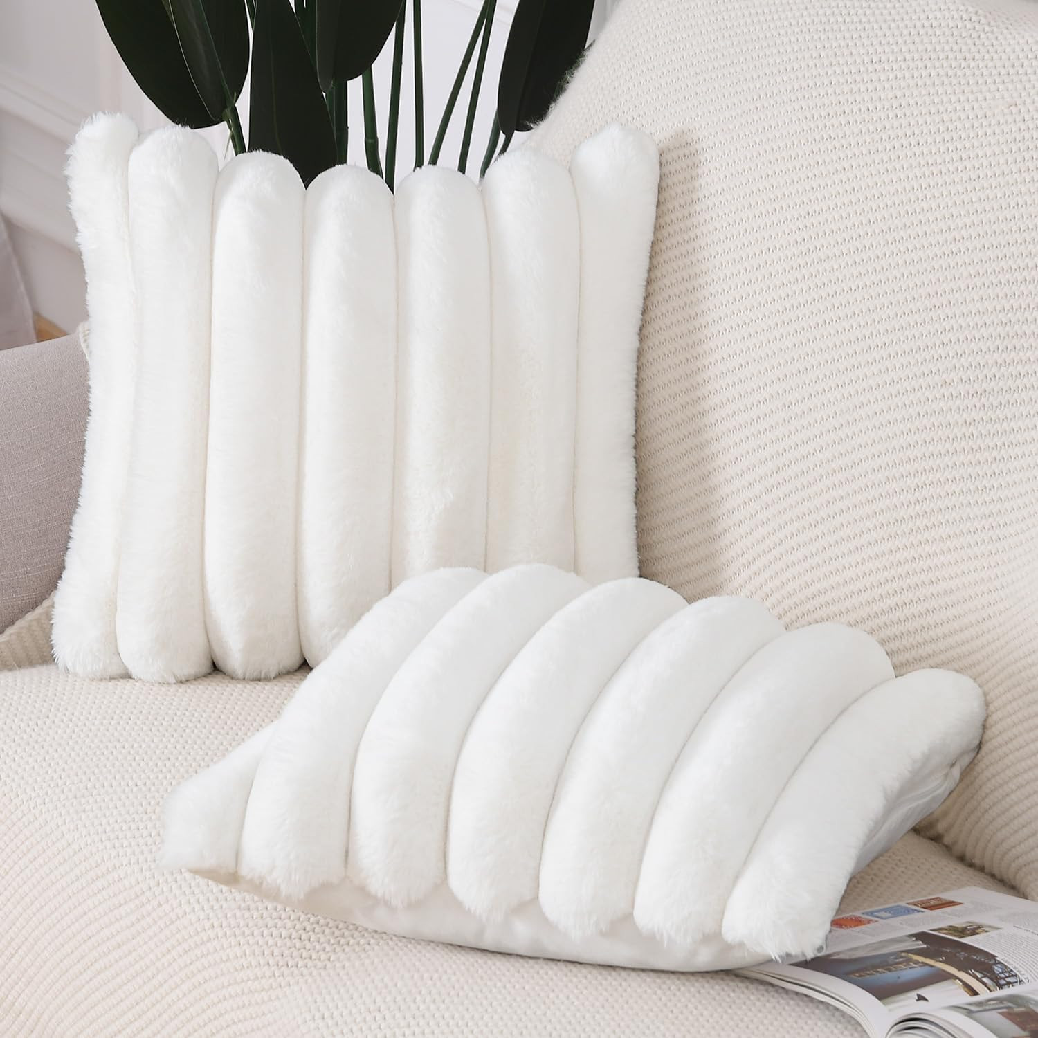 Faux Fur Cushion Covers Set of 2 - Cream White 65x65 cm-image-e65ae2d9-de74-4814-b1f0-c4640285a764-108