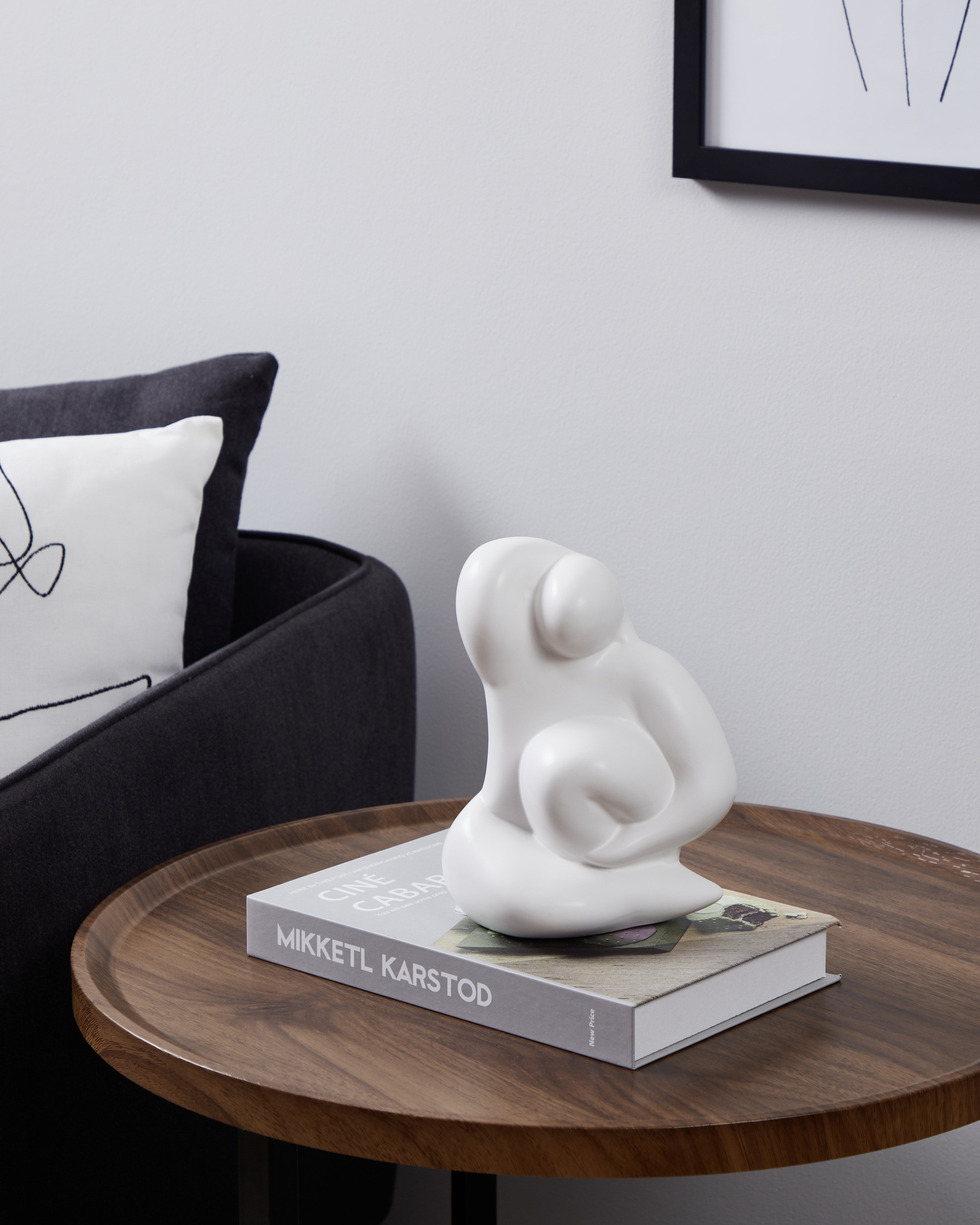 FORTEAU Ceramic Decorative Figure – White-image-a75cc230-be6c-4ccb-81cc-dfb1717a6e30-169659