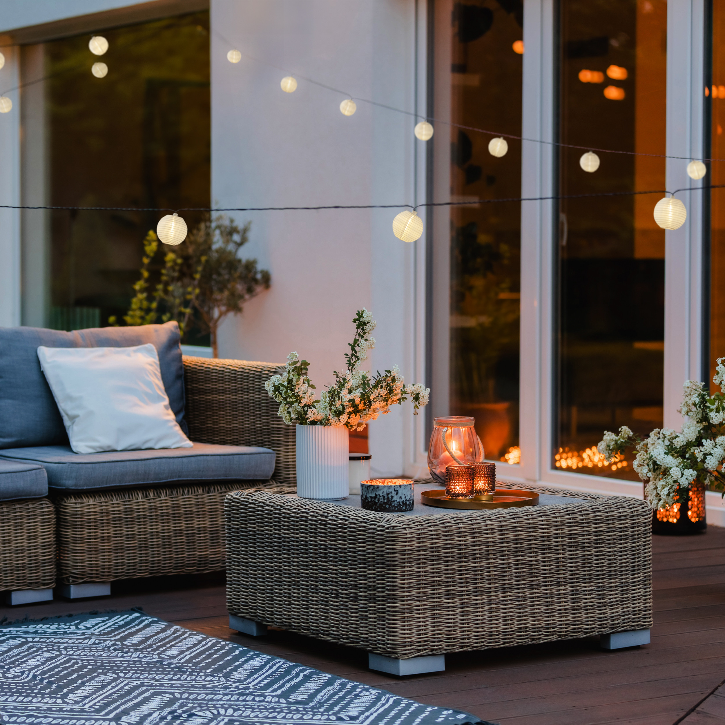 Solar LED String Lights – White Paper Lantern Shades 10 LEDs 4.3m-image-cebc1f4c-9008-401e-aa5d-6d64407da659-169605
