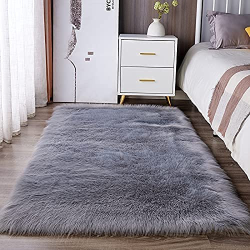 Faux Fur Sheepskin Rug Soft Fluffy - Grey 75 x 120 cm-image-777b831a-90b7-45e9-bf2f-fabc94e89e4f-138005