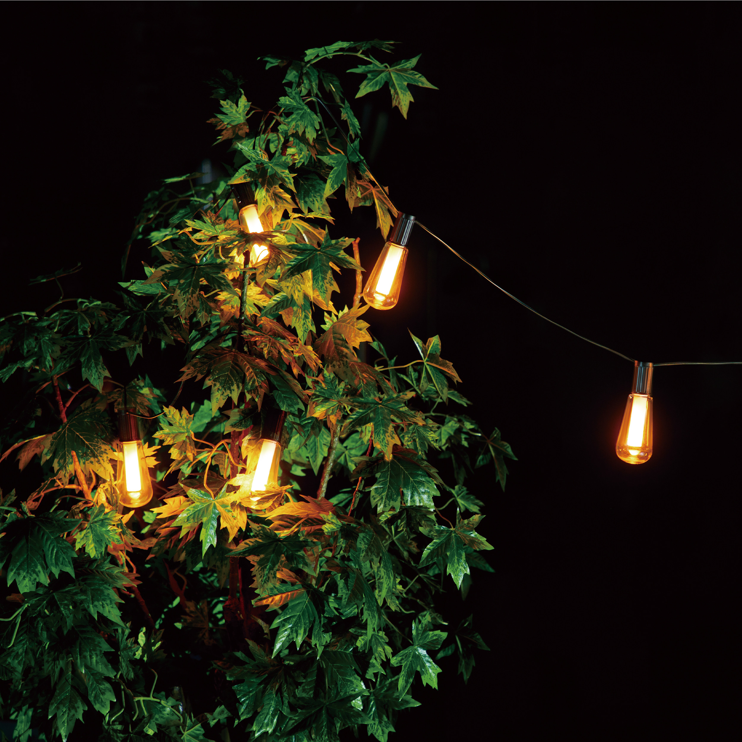 Solar LED Flickering Flame Torch String Lights – Black 6 LEDs 2m-image-8c5c6b46-423a-4e92-9d57-01ccaf2d38b5-169610
