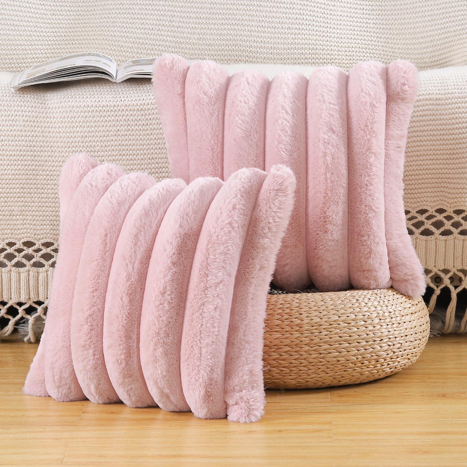 Faux Fur Pillow Covers Set of 2 - Striped Pink 50x50 cm-image-5cd48633-2b5a-4024-abb4-5f2e2de497b7-114477