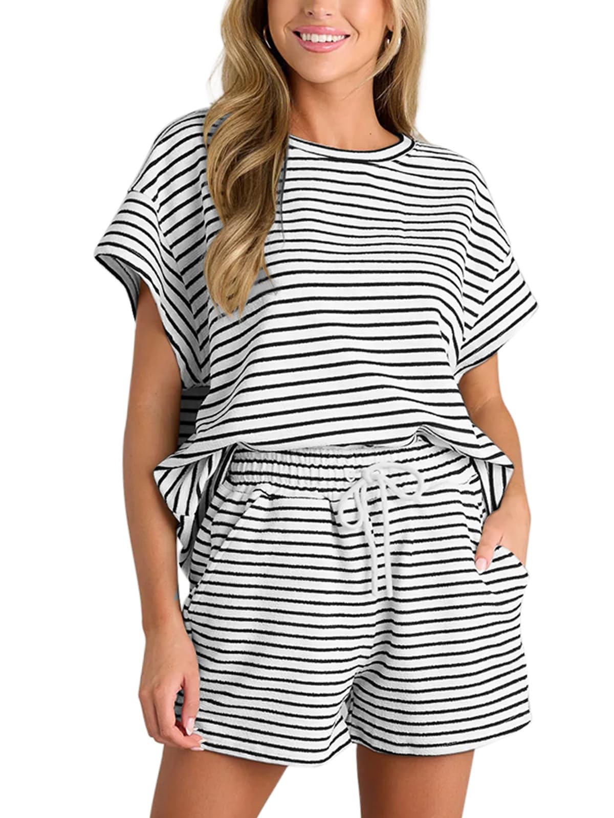 Women's Striped Tracksuit Set Top & Shorts - White S-image-9dce8531-deec-4efe-88f9-cc4ae68abd84-102148