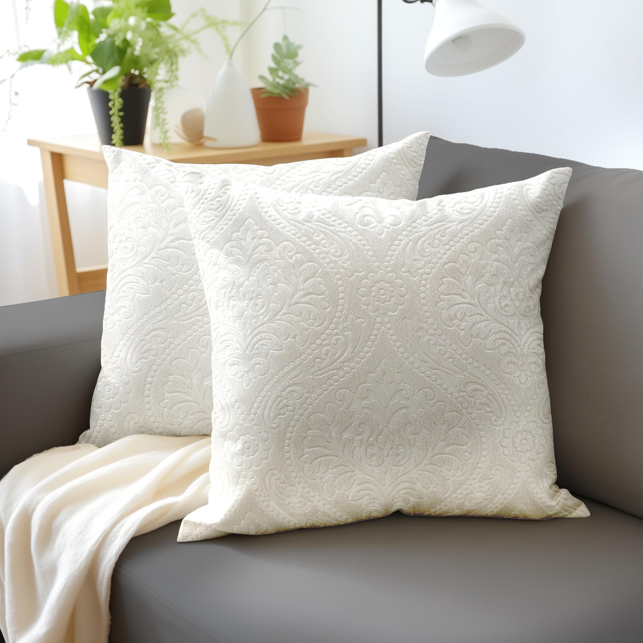 Velvet Cushion Covers Set of 2 - Cream 50x50 cm-image-f81b0520-1a4a-45a4-a1c1-d8930b55bdf0-95457