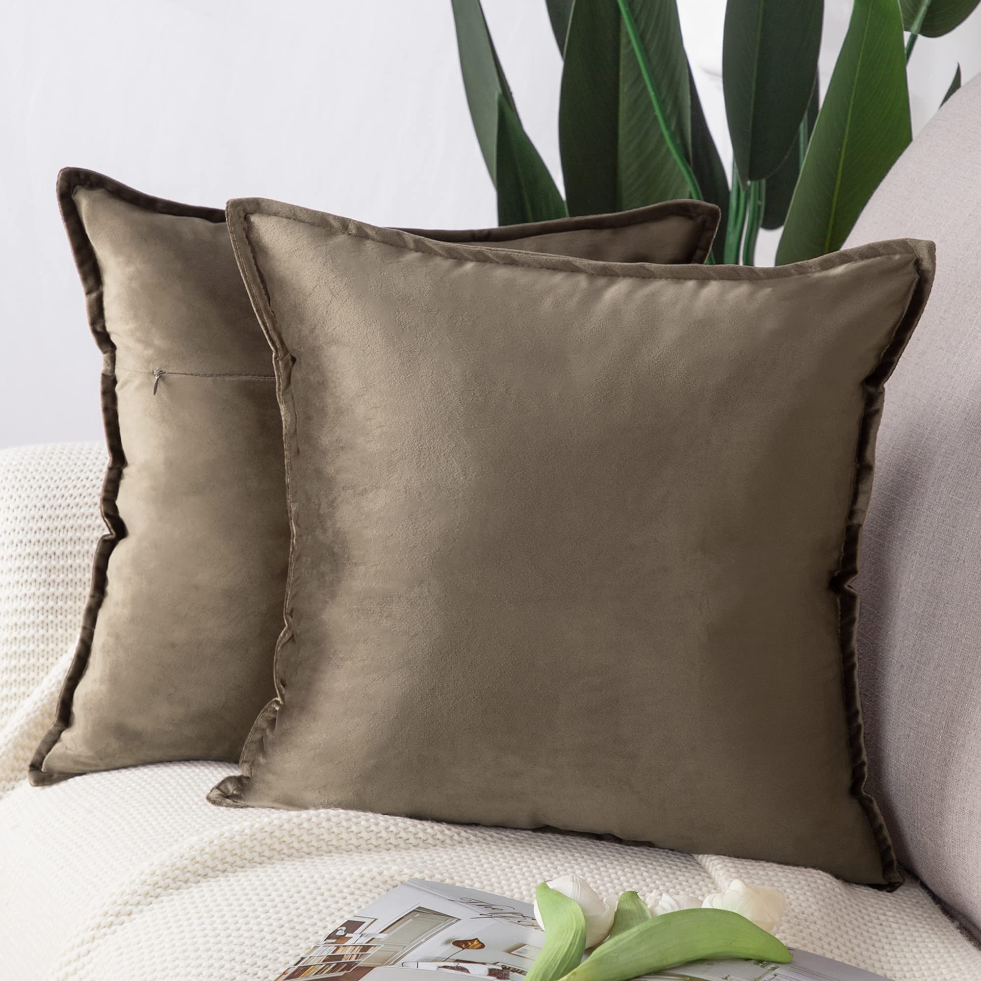 Velvet Cushion Covers with Fringe - Brown 60x60 cm (2 Pack)-image-9ba90a4c-92c4-4874-8515-0b5323924813-122585